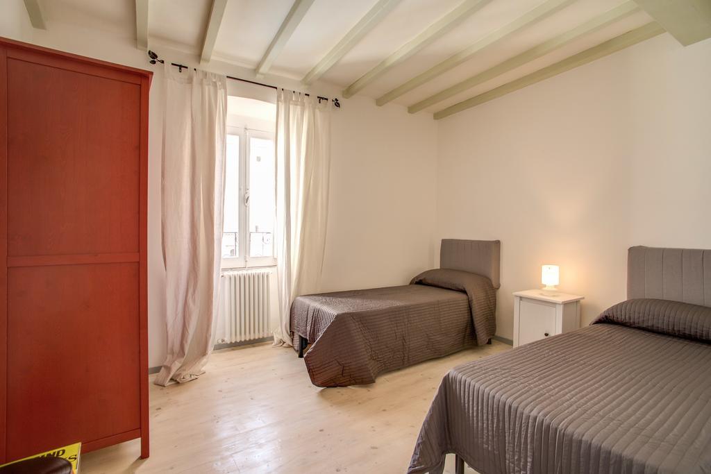 רומא Three Bedroom Apartment Campo Dei Fiori חדר תמונה